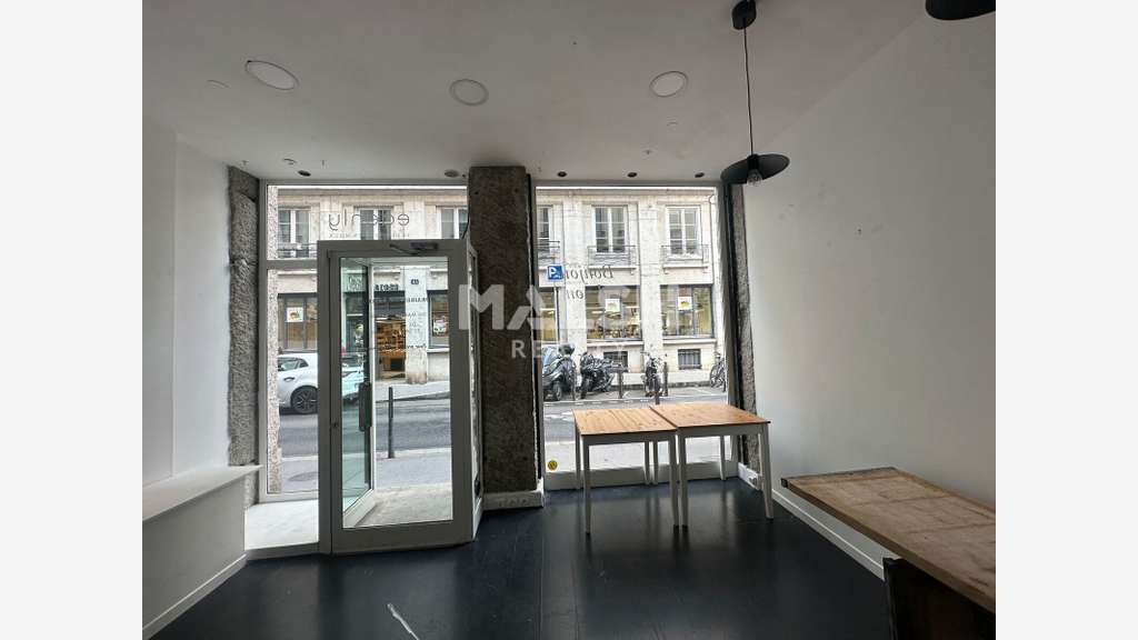 Local à louer 21m² à Lyon 2e rue Auguste Comte