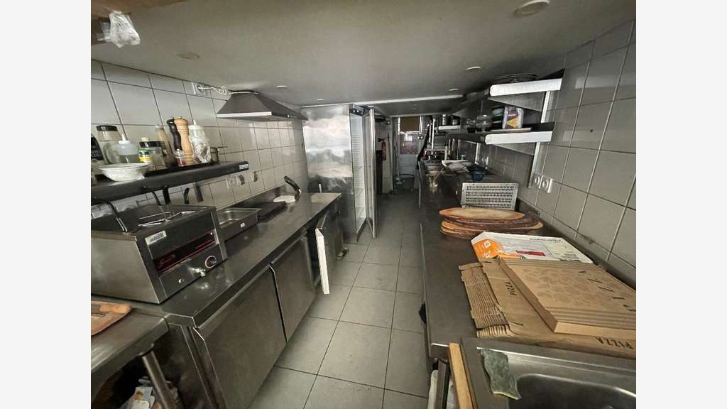 A LOUER - LOCAL COMMERCIAL - 64 RUE DE LA CHARITE