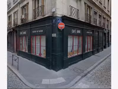 A LOUER - LOCAL COMMERCIAL D'ANGLE - LYON 2E