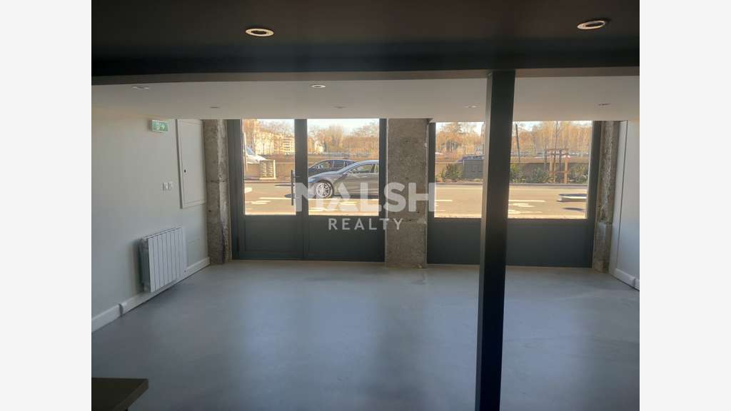 LOCAL COMMERCIAL À LOUER - 74 m² - LYON 2