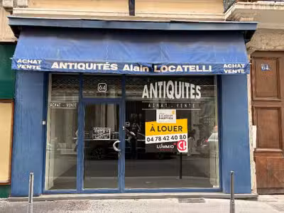 A louer local commercial 79m² à Lyon 2e rue Comte