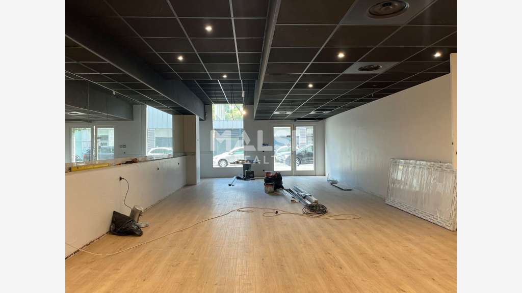 LOCAL COMMERCIAL À LOUER - 118 m² - LYON 2