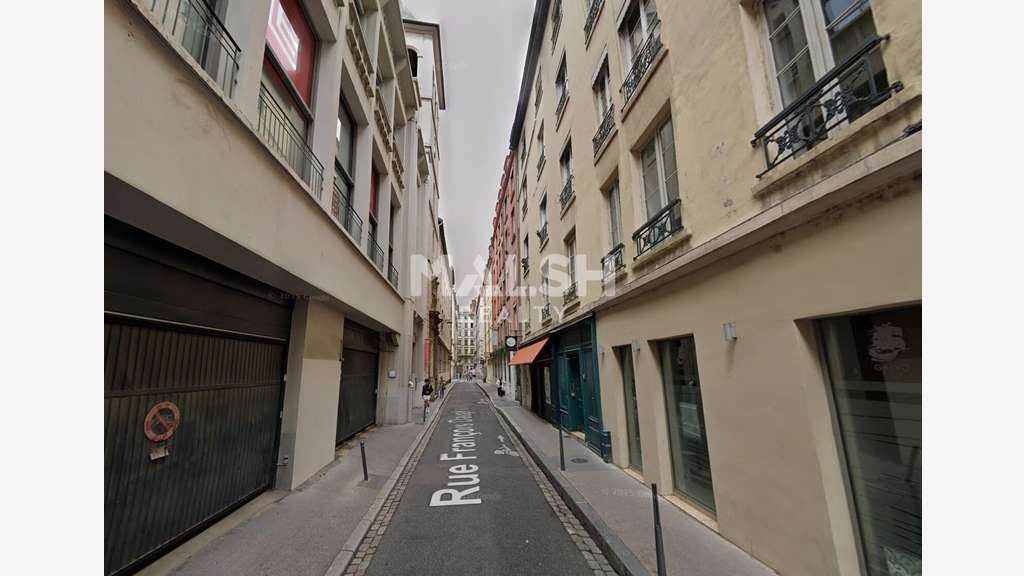 LOCAL COMMERCIAL À LOUER - 72,14 m² - LYON 2