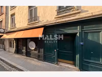 LOCAL COMMERCIAL À LOUER - 72,14 m² - LYON 2