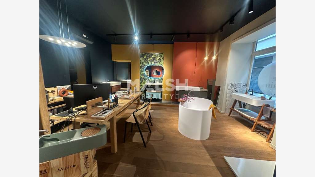 LOCAL COMMERCIAL À LOUER - 72,14 m² - LYON 2