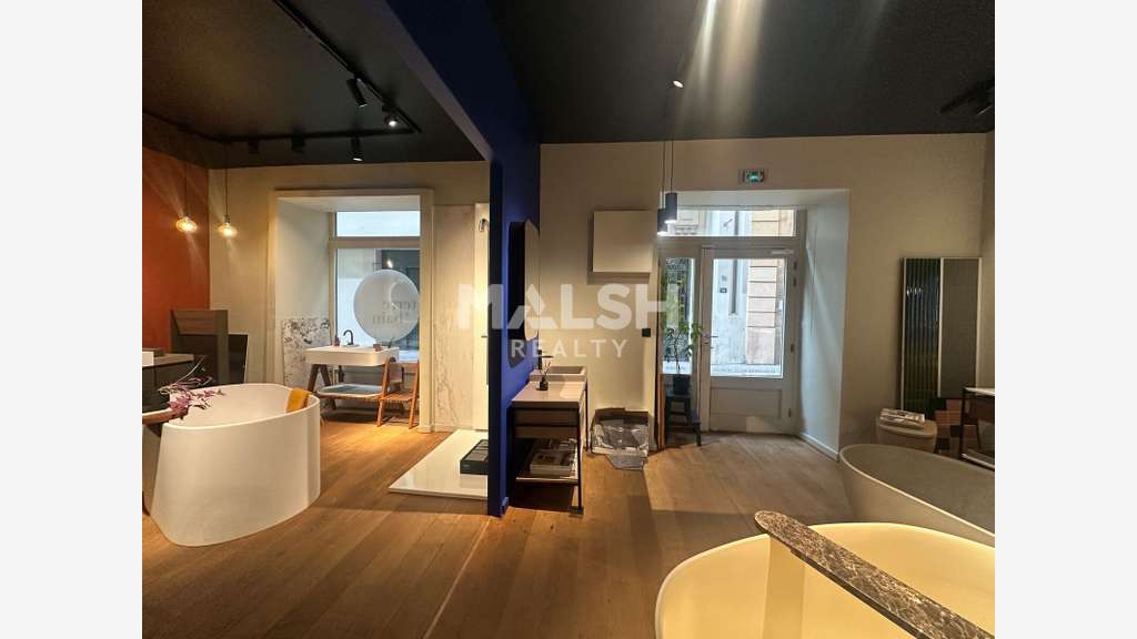 LOCAL COMMERCIAL À LOUER - 72,14 m² - LYON 2