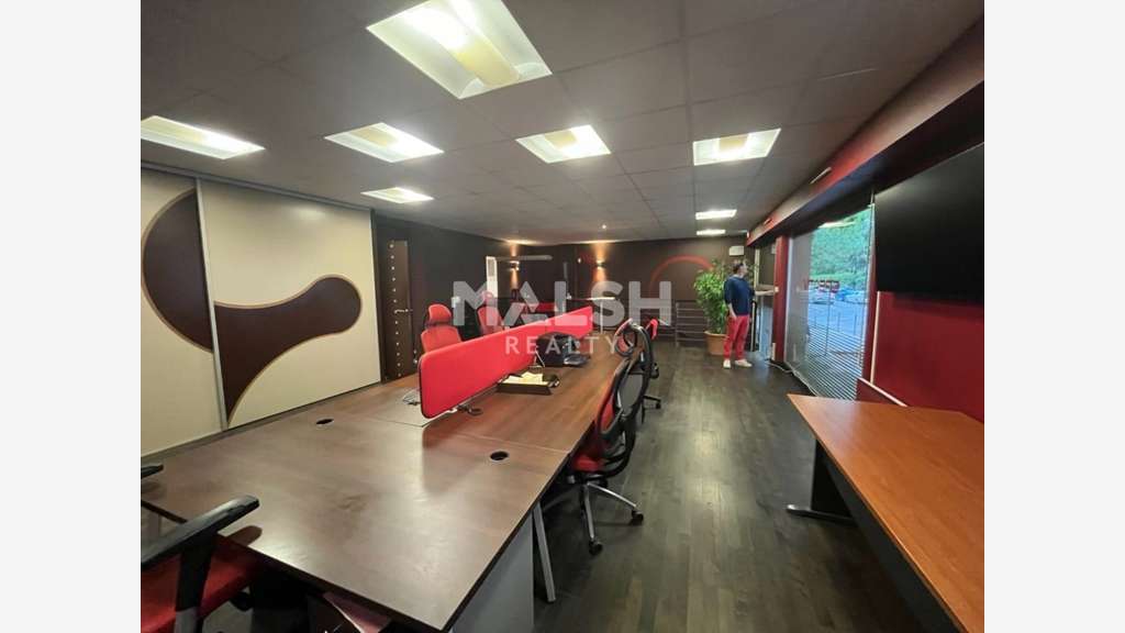 A louer local commercial 177m² à Lyon 3e Part-Dieu