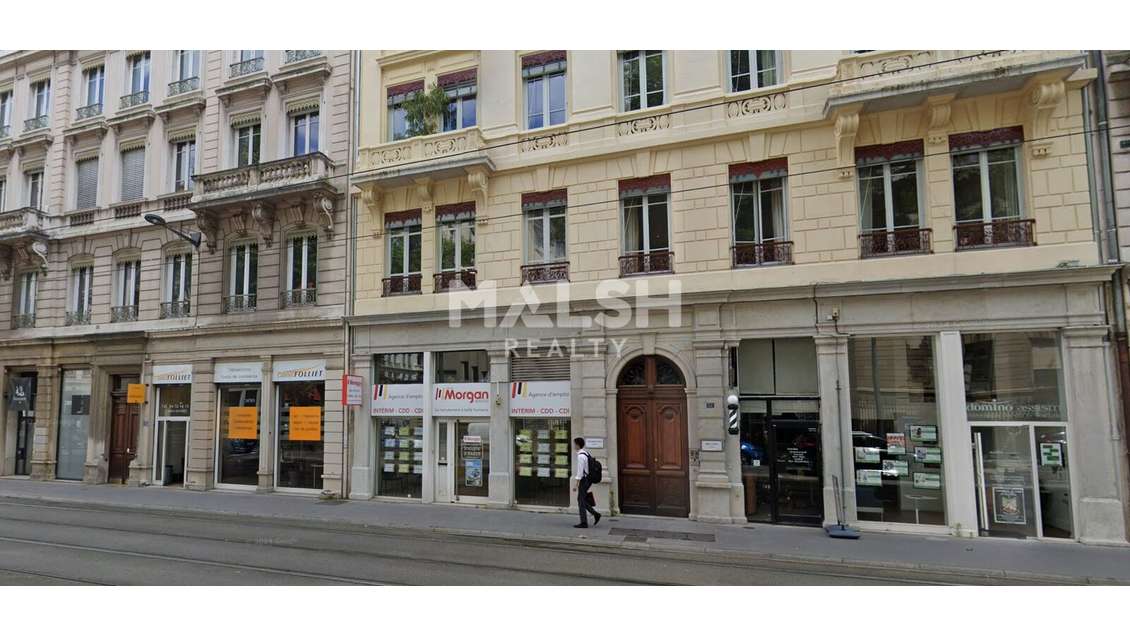 A louer local commercial 90m² à Lyon 3e Part-Dieu