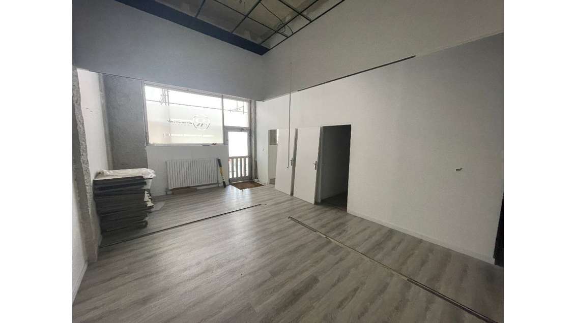 Loue local commercial 82m² Lyon 69003 rue Bonnel