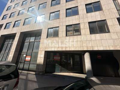 Local à louer 378m² à Lyon 3e métro Place Guichard
