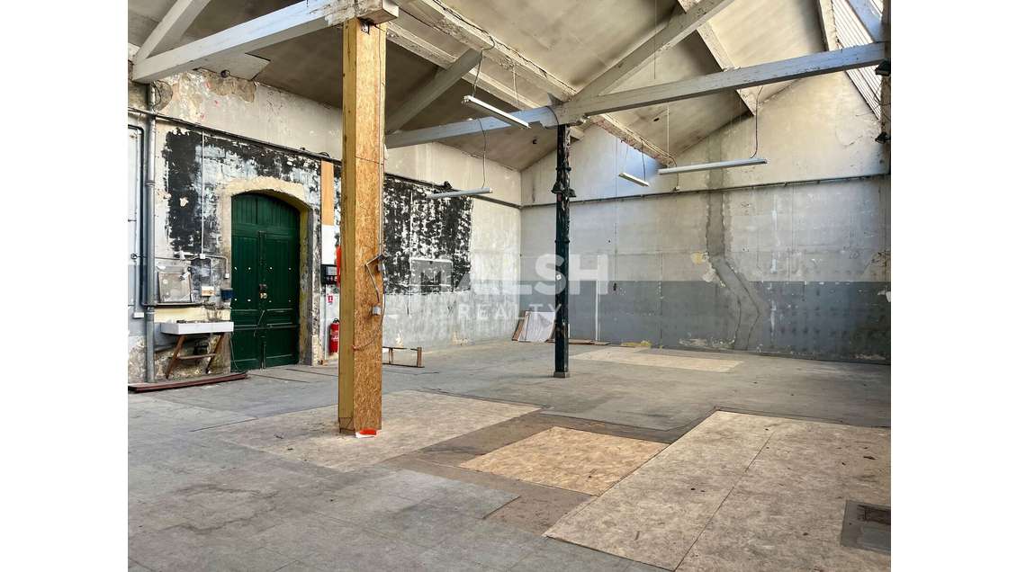 Local à louer 298m² à Lyon 3e