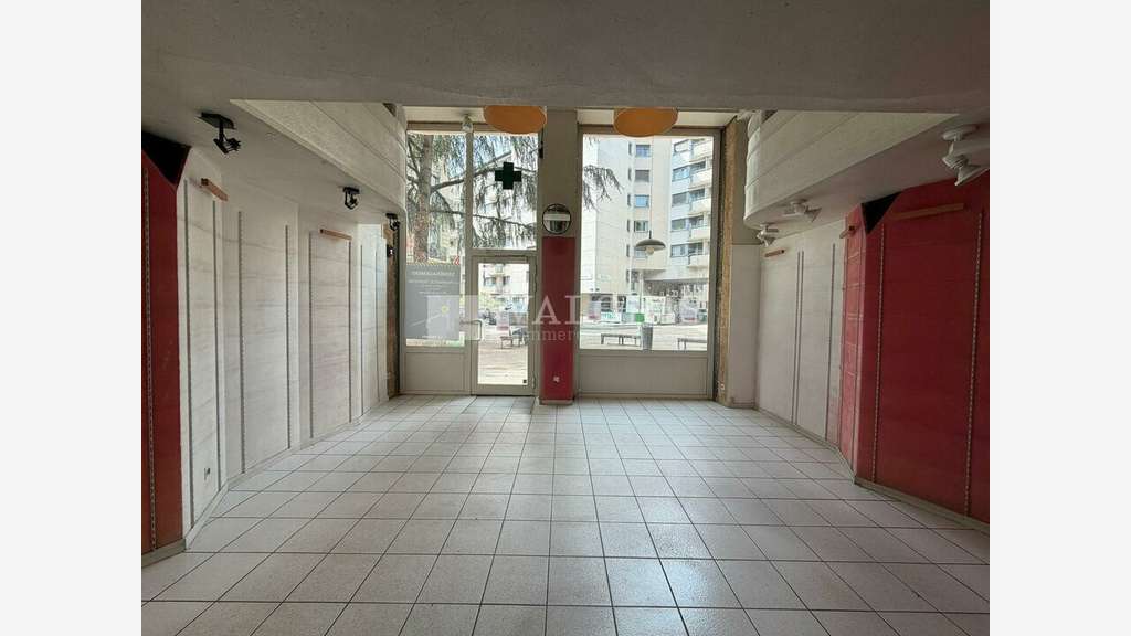 A louer local commercial 76m² Lyon 3e Part Dieu