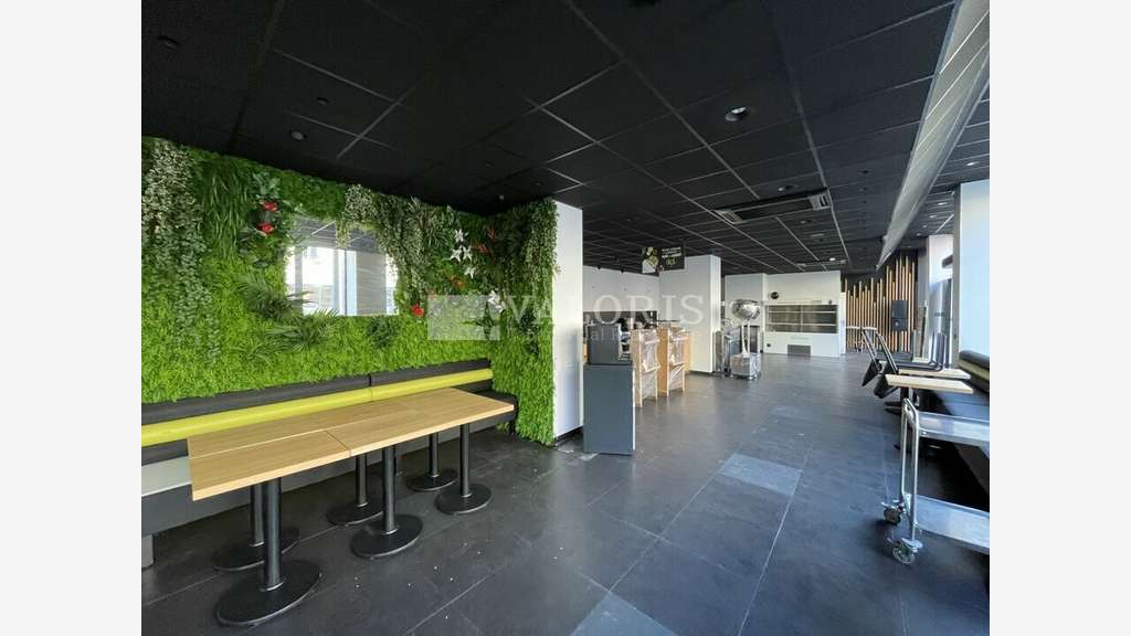 A louer local commercial 294m² à Lyon 3e