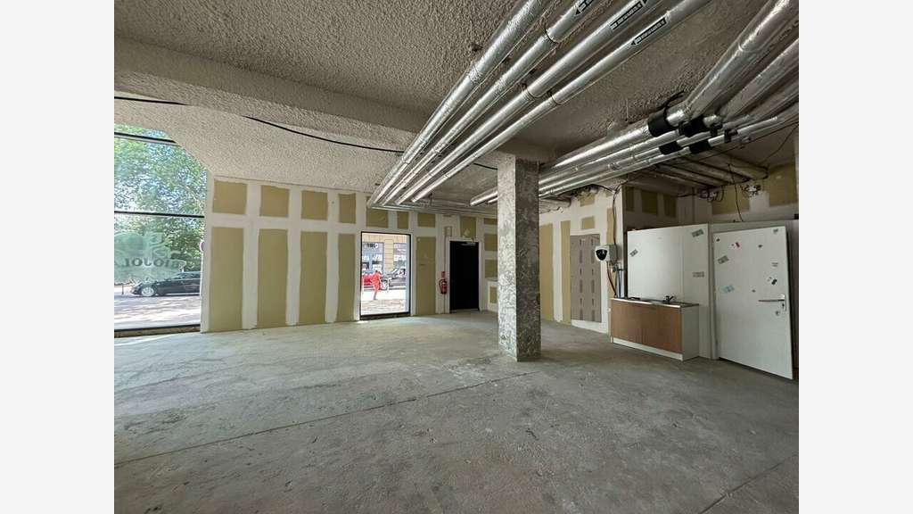 Local commercial 126m² empl stratégique Lyon 3e