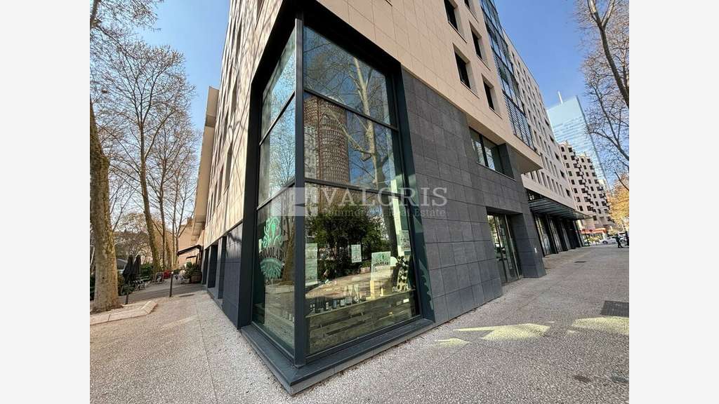 Local commercial 126m² empl stratégique Lyon 3e