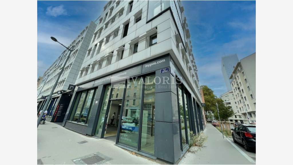 A louer local excellente visibilité 193m² Lyon 3e