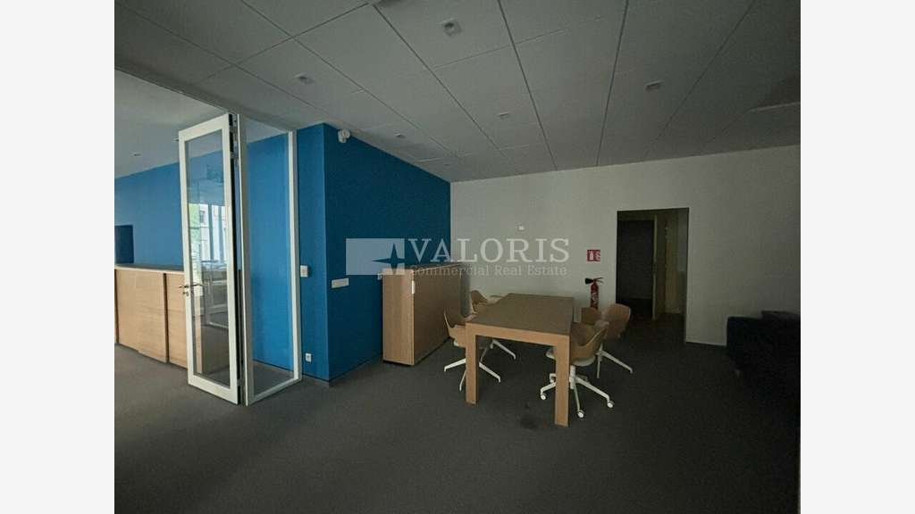 A louer local excellente visibilité 193m² Lyon 3e