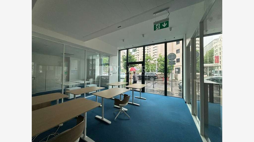 A louer local excellente visibilité 193m² Lyon 3e
