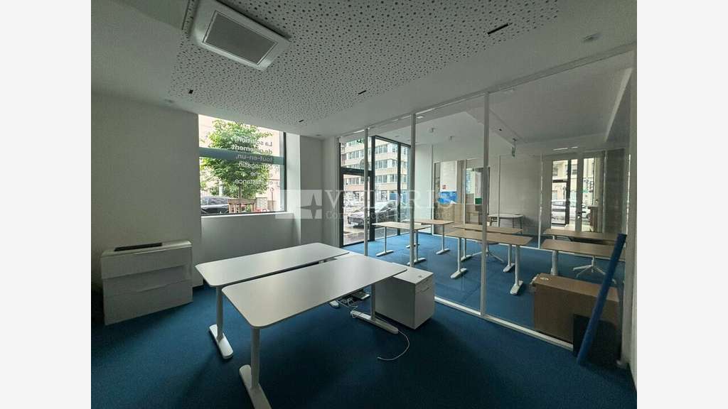 A louer local excellente visibilité 193m² Lyon 3e