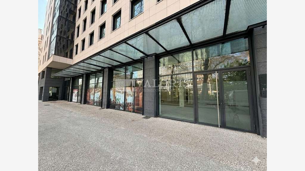 Location local commercial 274m² Lyon 3e Part Dieu