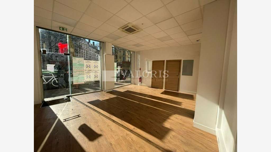 A louer local commerce 98m² Lyon 3e Saxe Gambetta