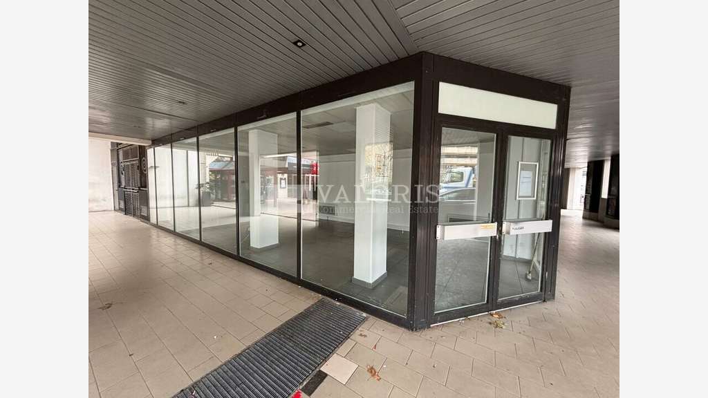 À louer local commercial 56m² à Lyon 3e Part Dieu