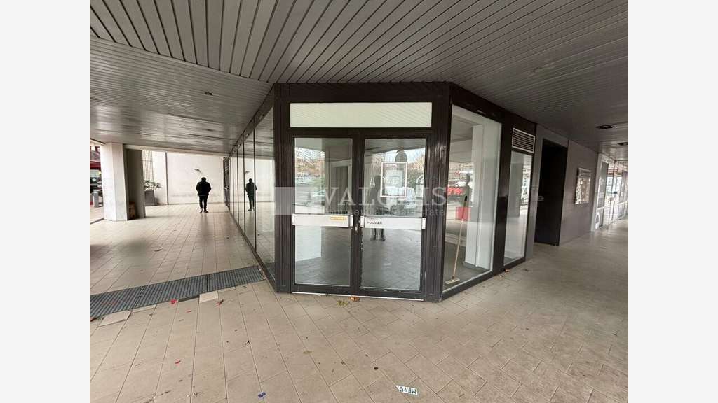 À louer local commercial 56m² à Lyon 3e Part Dieu