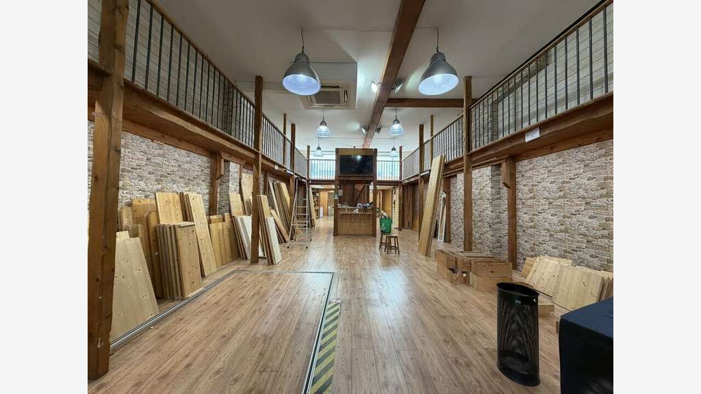Local commercial 174m² à louer à Lyon 3e