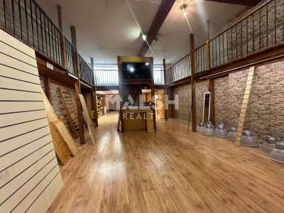 LOCAL COMMERCIAL À LOUER - 174 m² - LYON 3