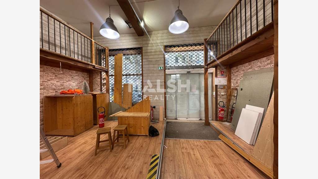 LOCAL COMMERCIAL À LOUER - 174 m² - LYON 3