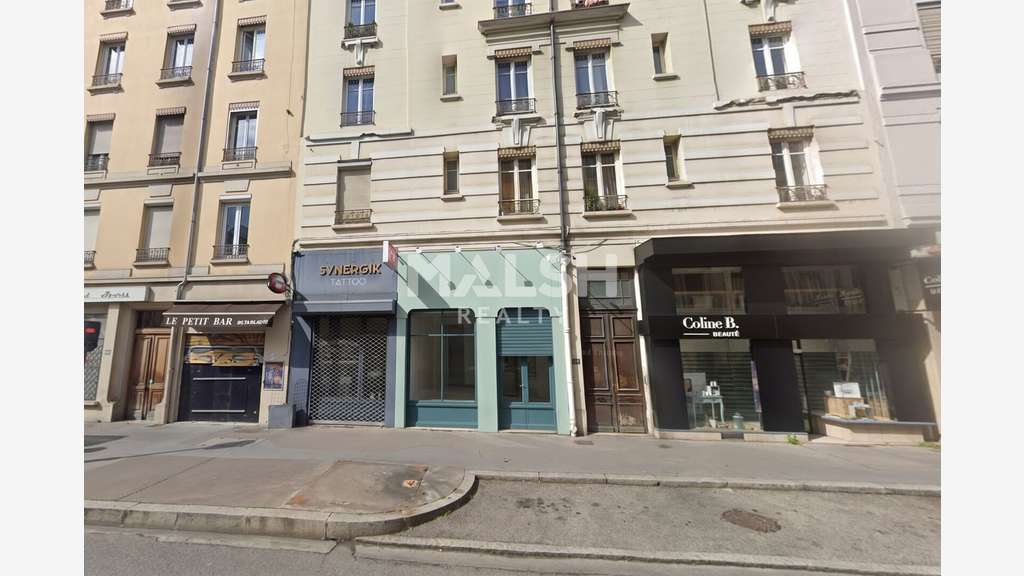 LOCAL COMMERCIAL À LOUER - 67 m² - LYON 3