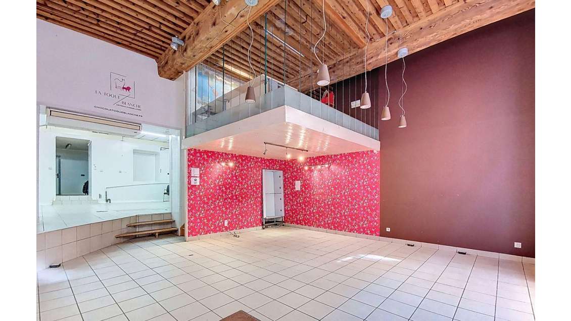 Location spacieux local 180m² à Lyon 4e