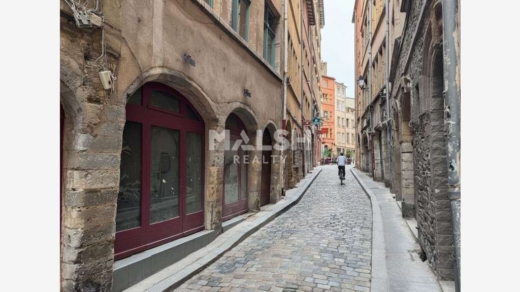 A louer local commercial 115m² rue piétonne Lyon 5
