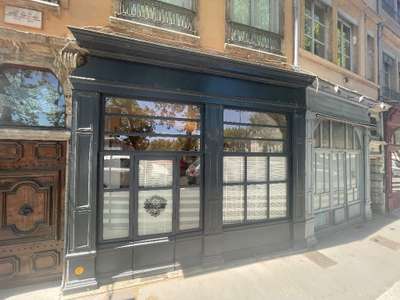Loue local commercial 61m² avec cachet à Lyon 5