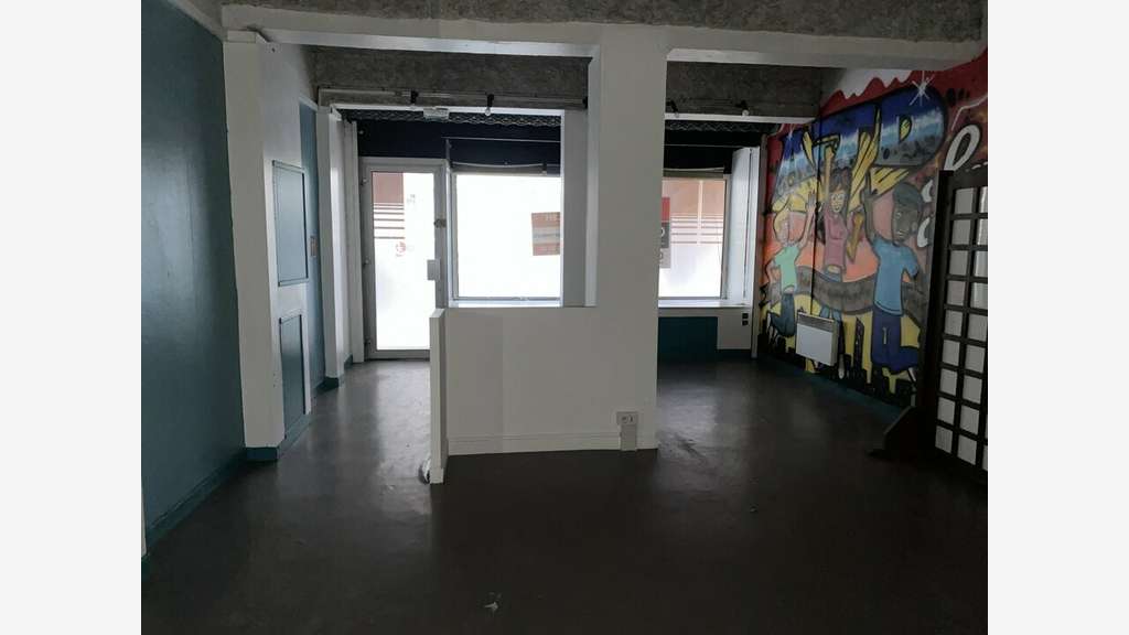 A louer local 55m² à Lyon 5e Point du Jour