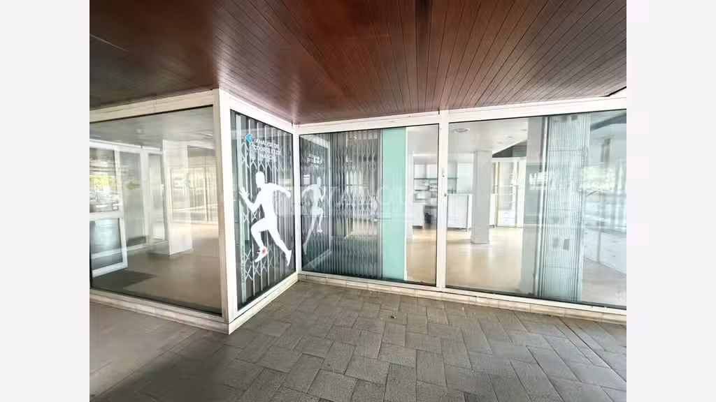 LYON - LOCAL COMMERCIAL à louer