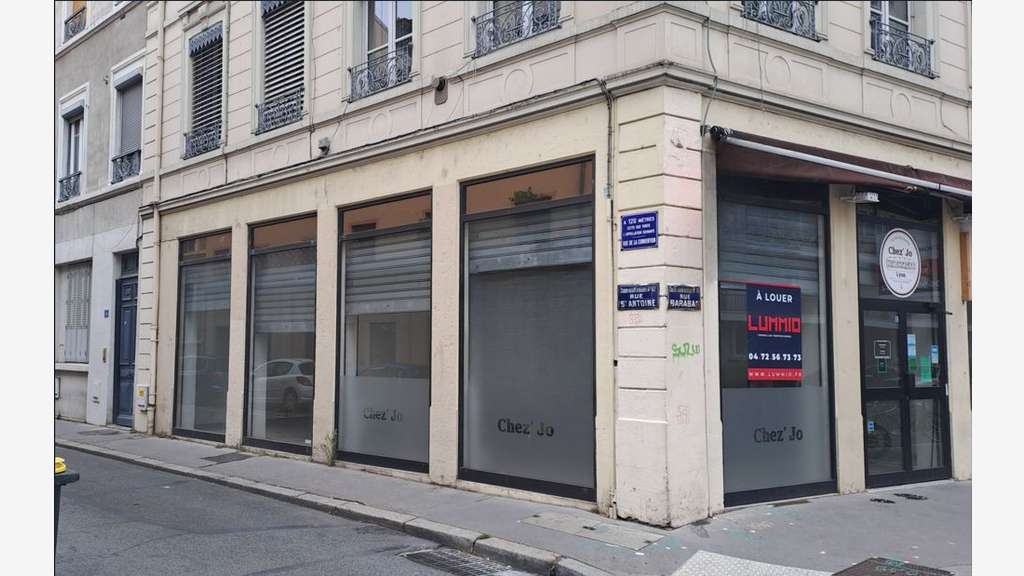 Location local en angle Lyon 3 proche Cr Lafayette