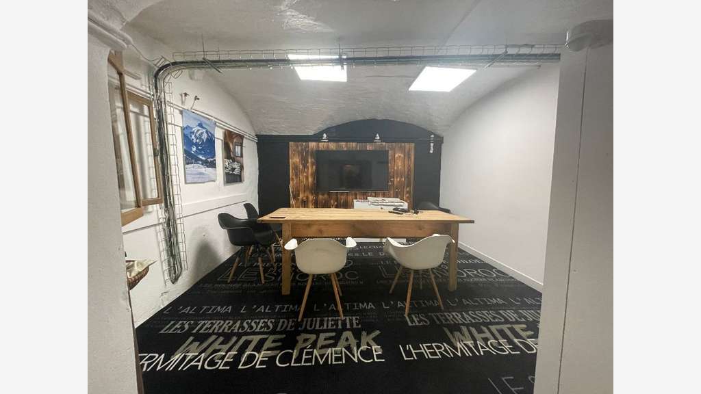 A louer local de prestige 195m² Lyon Place Tolozan