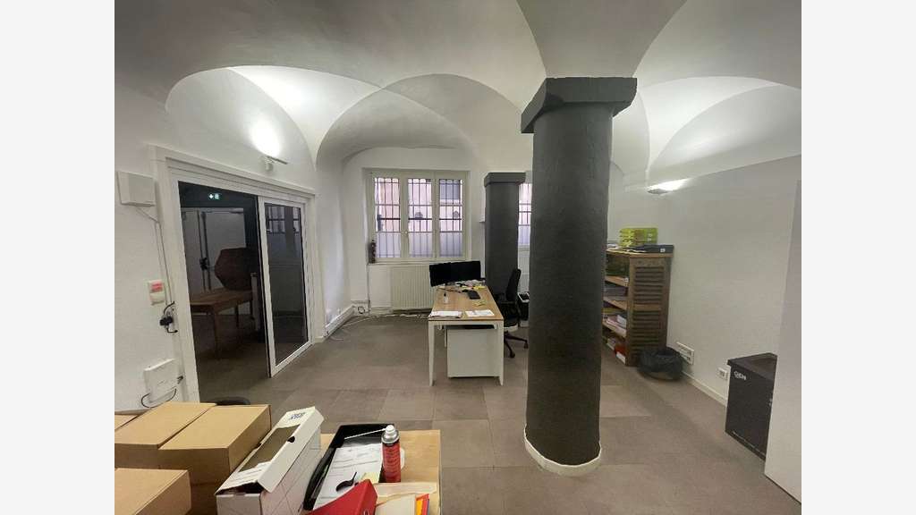 A louer local de prestige 195m² Lyon Place Tolozan
