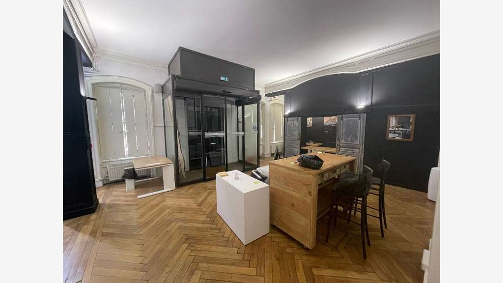 A louer local de prestige 195m² Lyon Place Tolozan