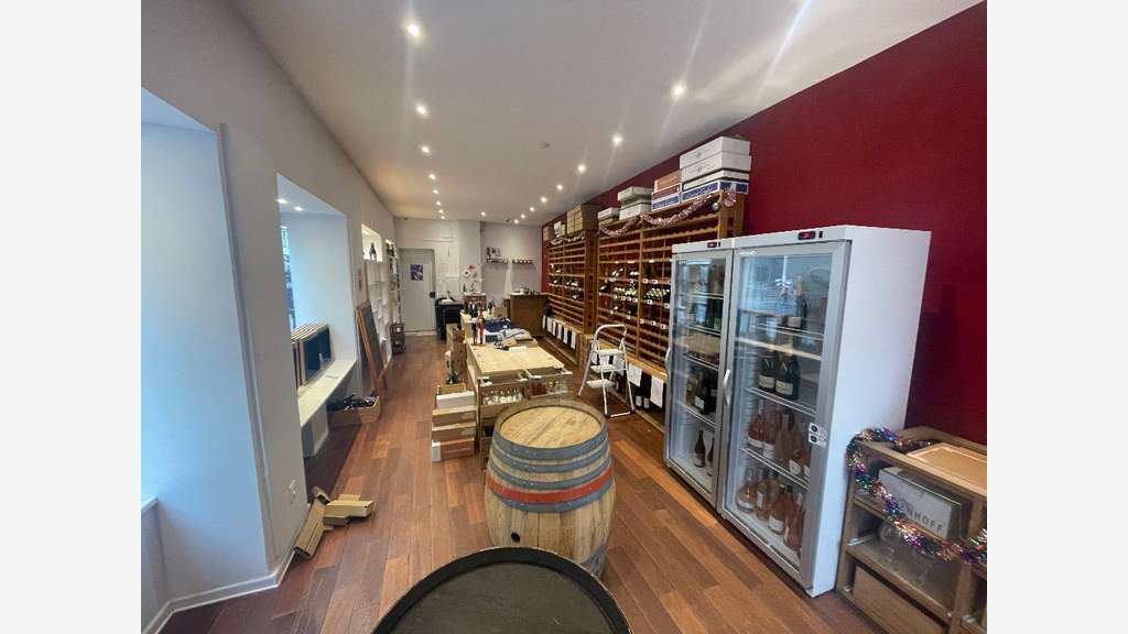A louer local commercial d'angle 63m² à Lyon 2