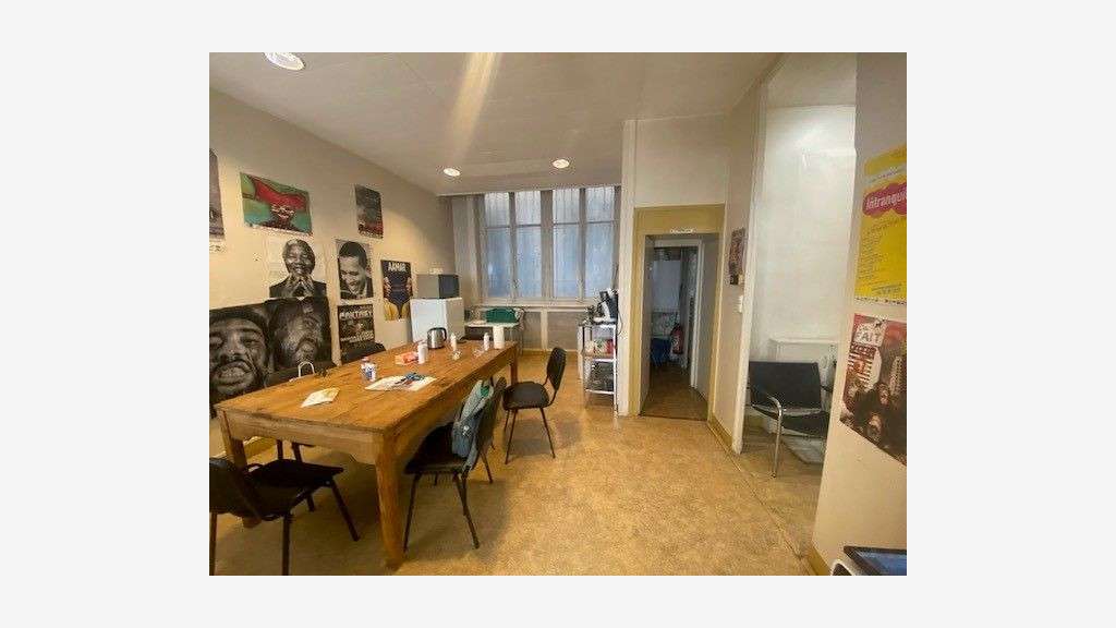 A louer local commercial 87m² quartier dynamique