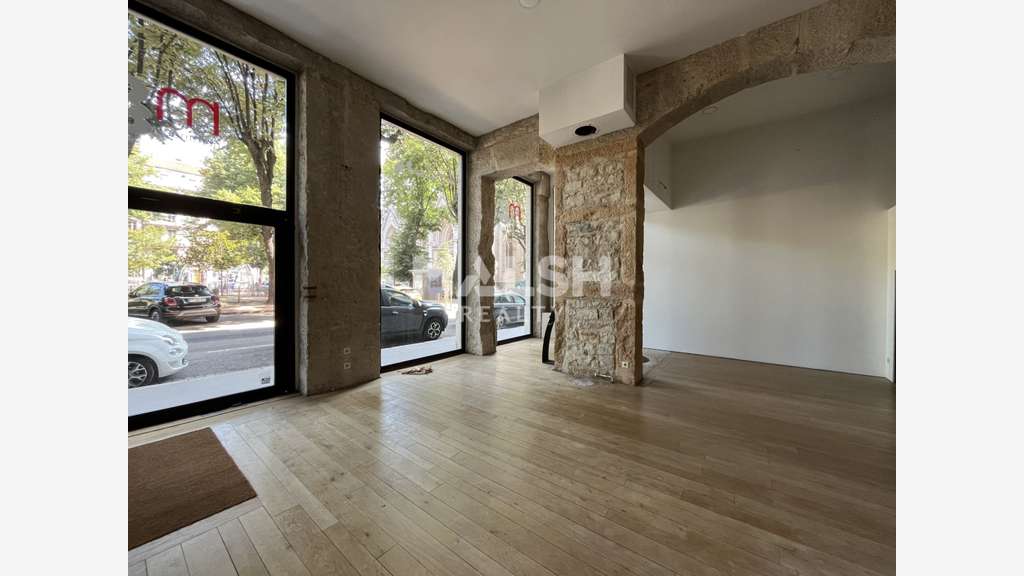 A louer local 180m² Place Puvis de Chavannes