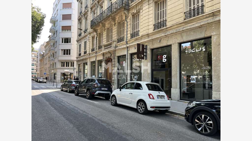 A louer local 180m² Place Puvis de Chavannes