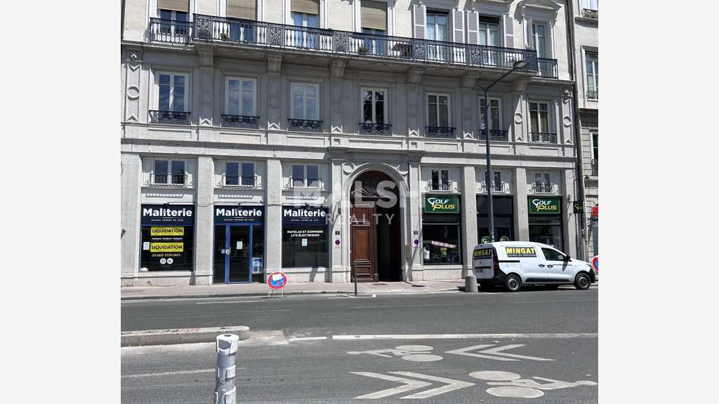 A louer local 120m² Lyon 6e vue exceptionnelle