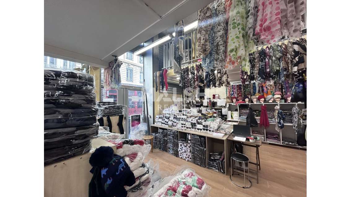 A louer local commercial 221m² à Lyon 6e