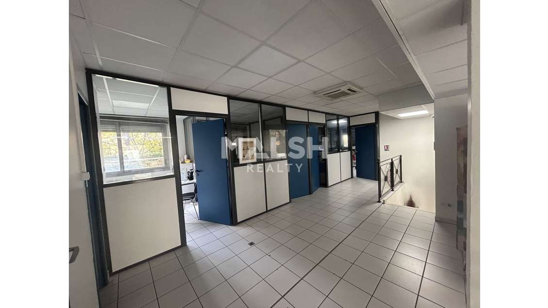 A louer local 115m² avec mezzanine à Lyon 6ème 