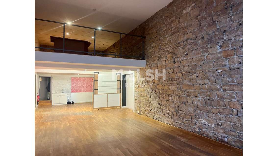 A louer local 120m² avec mezzanine à Lyon 6e