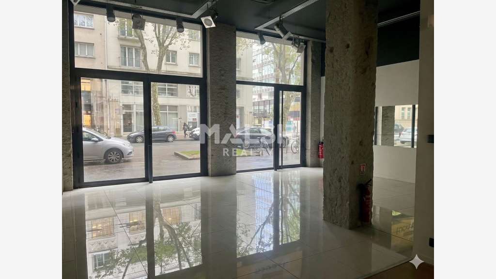 Local commercial à louer 78m² à Lyon 6e