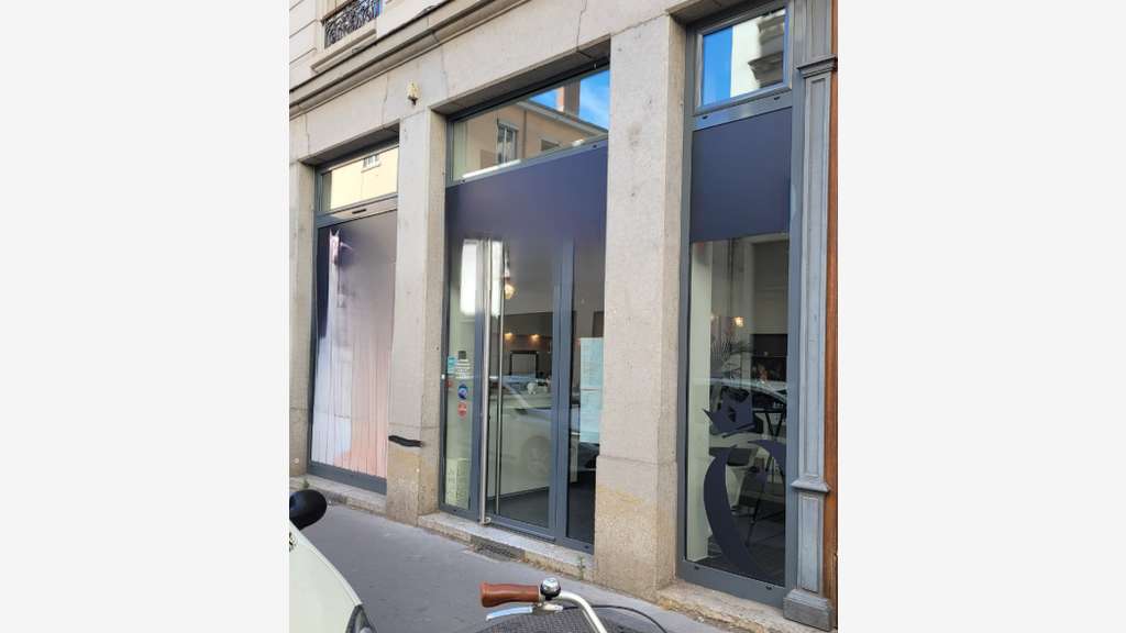 A louer local en très bon état 60m² Lyon 6 Masséna